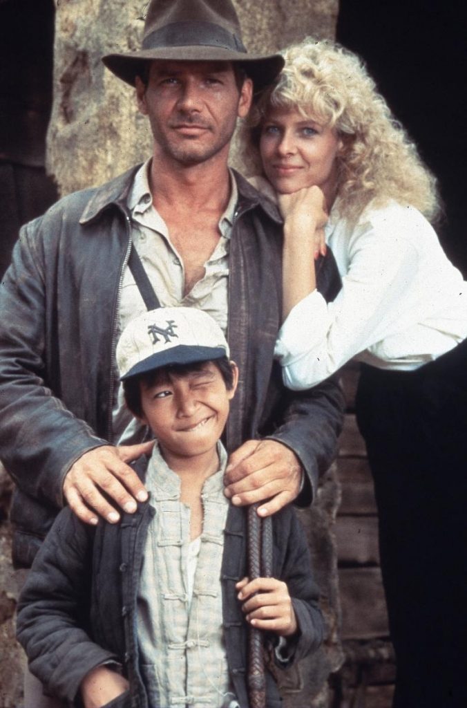 Así está Jonathan Ke Huy Quan, Tapón en Indiana Jones y el templo maldito