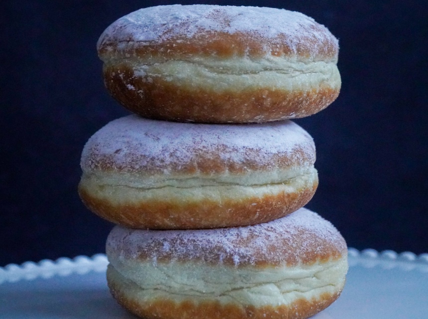 Berlinas de nata: cómo hacer esta dulce receta del hijo de Karlos Arguiñano 1 Karlos Arguiñano berlinas