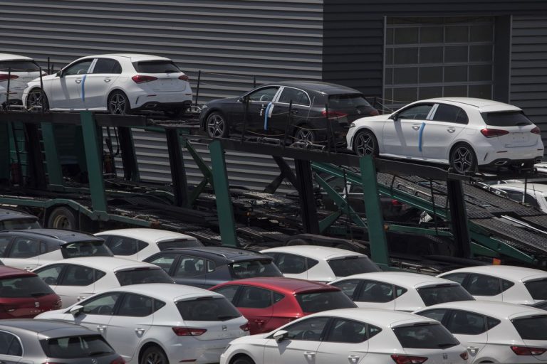 Los fabricantes de automóviles ganaron 31.200 millones menos en 2020