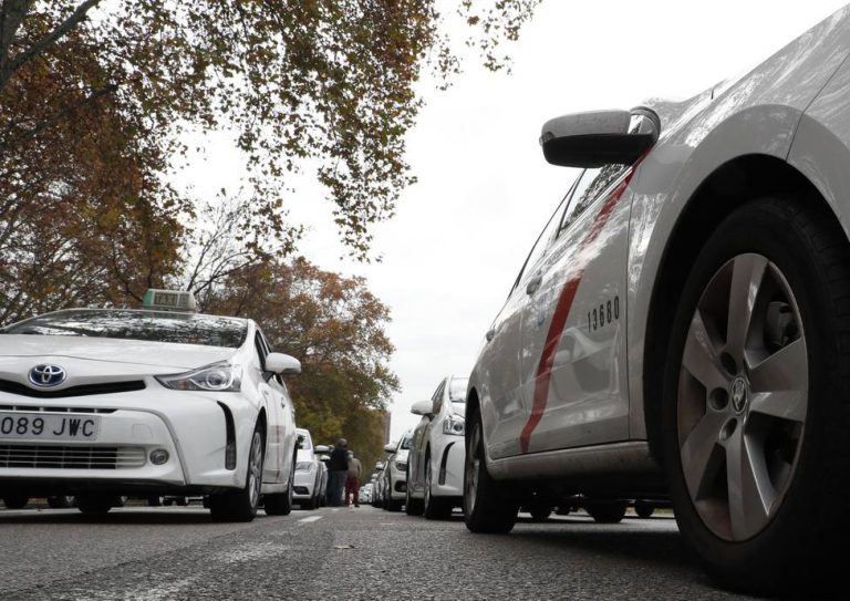 Los taxis eléctricos de Madrid podrán trabajar siete días a la semana