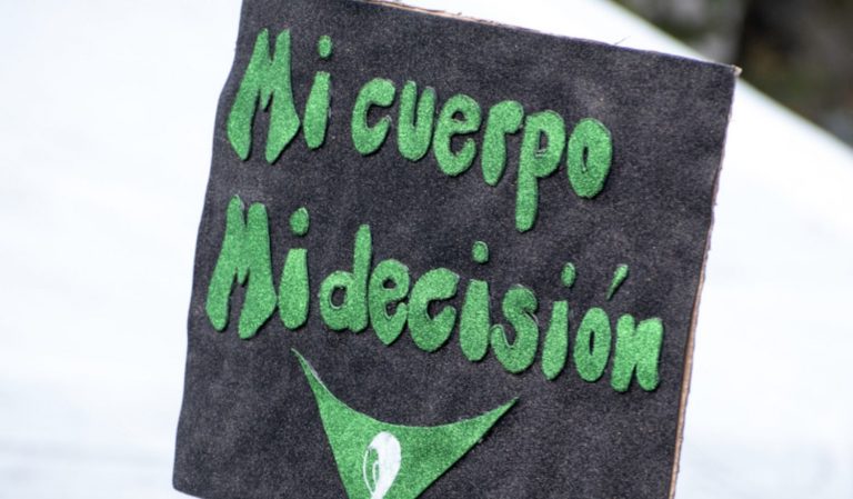 El PSOE quiere que se penalice con cárcel el acoso a las mujeres que acuden a clínicas abortistas