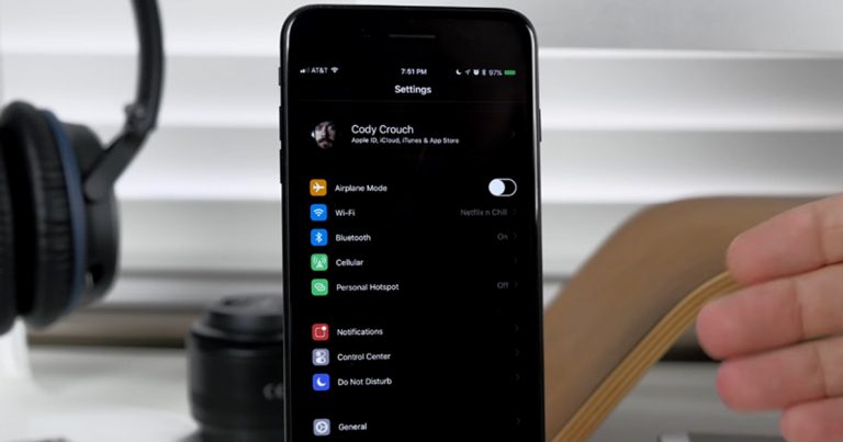 Modo oscuro o normal, ¿cuál es el mejor para los ojos?