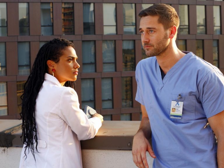 New Amsterdam: te destripamos el momento 'hot' entre Max y Helen