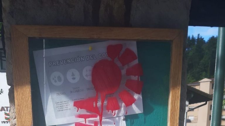 PNV denuncia pintadas abertzales en sus sedes de varios municipios de Vizcaya