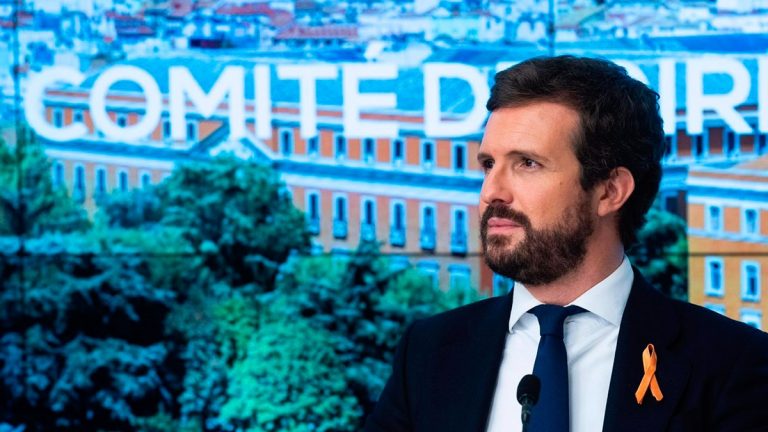 'Génova' vería irresponsable que Sánchez hiciera firmar al Rey los indultos a los líderes del 'procés'