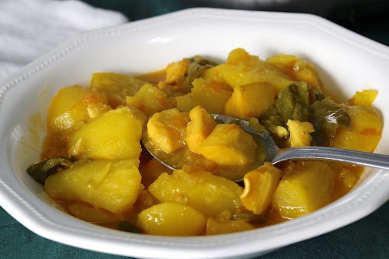 Patatas con choco: así puedes deleitarte con un guiso tradicional