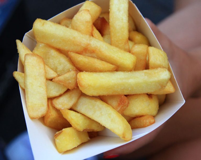 Patatas fritas: una delicatessen en freidora sin aceite, ¿cómo se hacen?