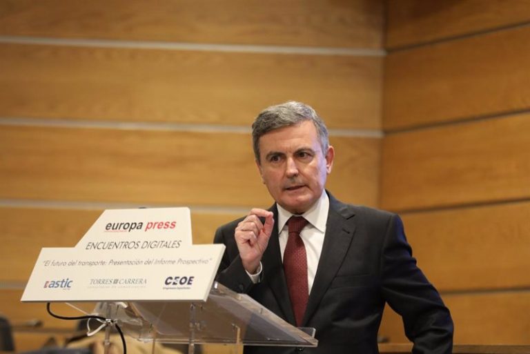 El Gobierno repartirá 1.520 millones a a las CCAA para transportes y movilidad