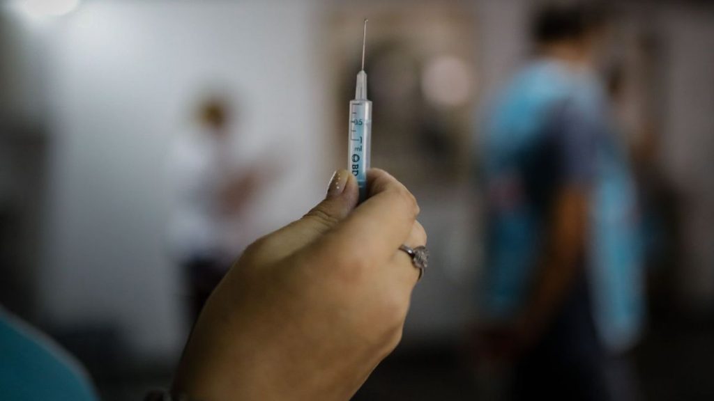 La llegada de las vacuna: Pfizer/BioNTech, Moderna, AstraZeneca y Janssen