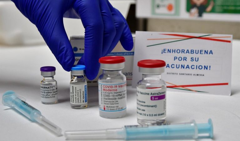 El ensayo del Carlos III avala que poner Pfizer tras AstraZeneca produce respuesta inmune