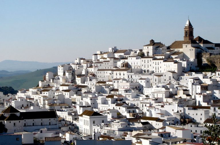 Pueblos 'blancos' de Andalucía: estos son los que te recomendamos