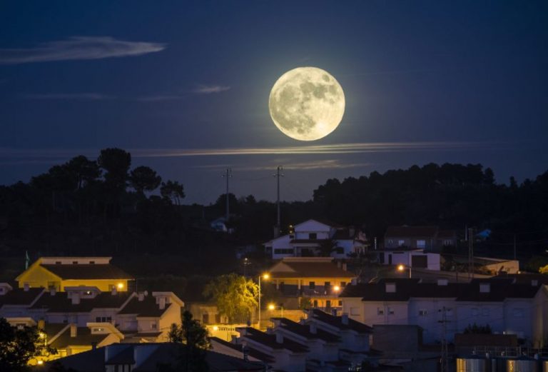 Qué es la Superluna de las flores