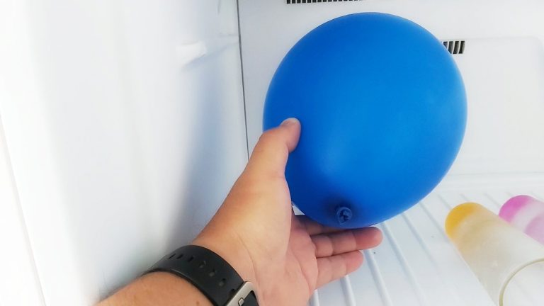Qué pasa si metes un globo en el congelador