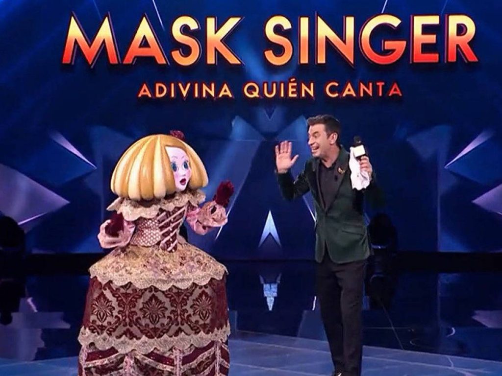 Sale caro mantener a La Toya Jackson mask singer 2