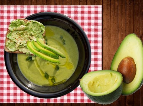 Salmorejo de aguacate Salmorejo de aguacate