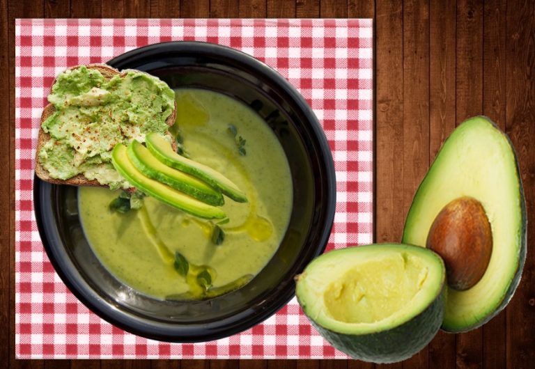 Salmorejo de aguacate: la receta de moda para seguir disfrutando del superalimento
