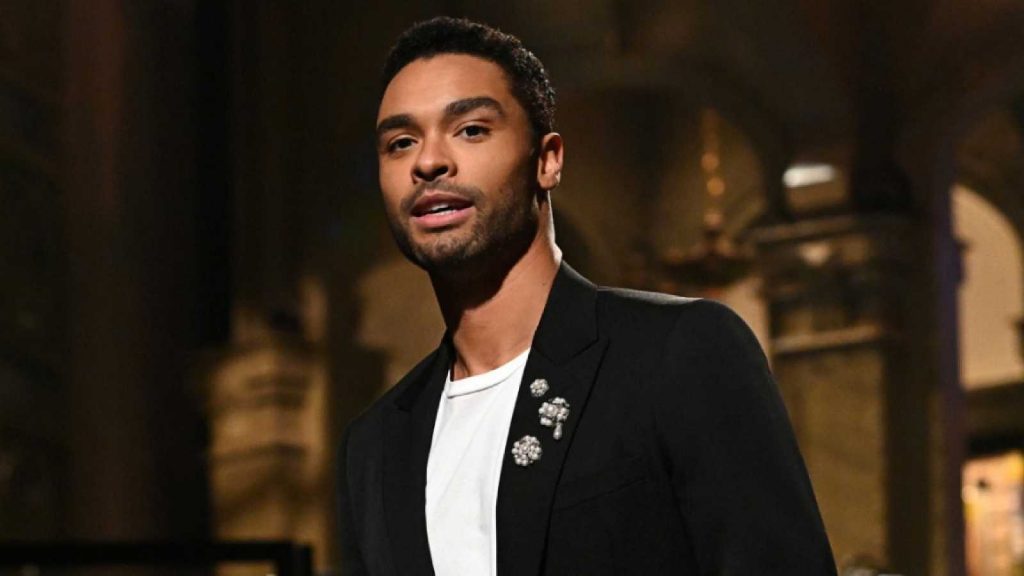 The Bridgerton a Superman Regé-Jean Page?