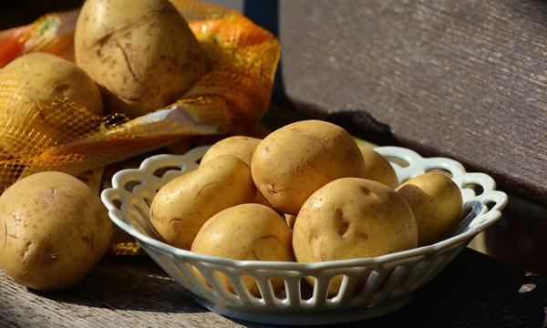 Trucos para que las patatas te duren más tiempo 1 Un pilar de la cocina española