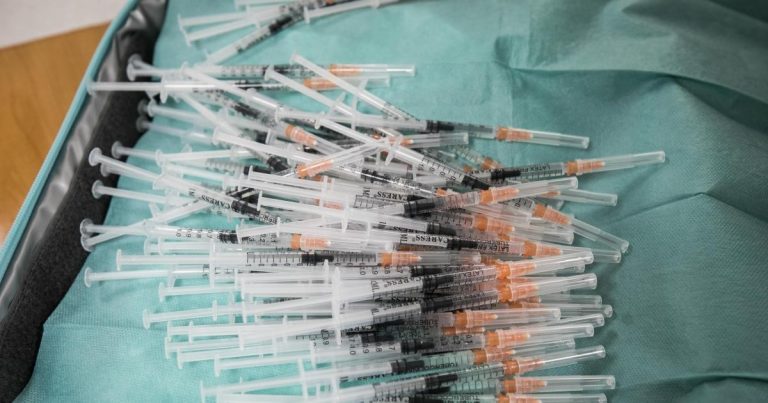 Aragón espera poder iniciar la vacunación de temporeros la próxima semana