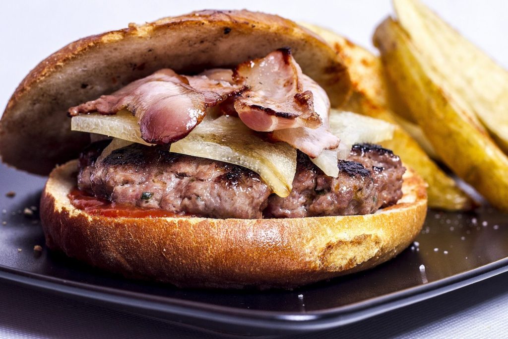 Qué lleva y cómo se hace una hamburguesa ranchera 3 hamburguesa ranchera