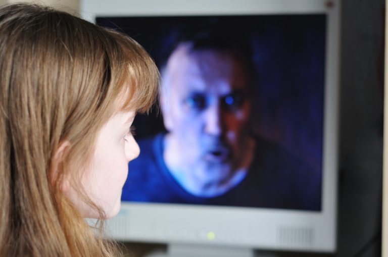 USO pide tipificar el delito de ciberacoso y violencia de género a través de las tecnologías