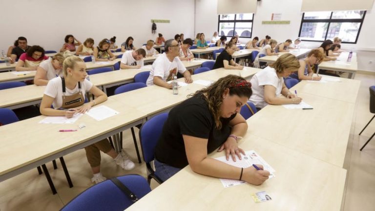 Unos 11.700 aspirantes se presentarán a las oposiciones de Secundaria de Murcia