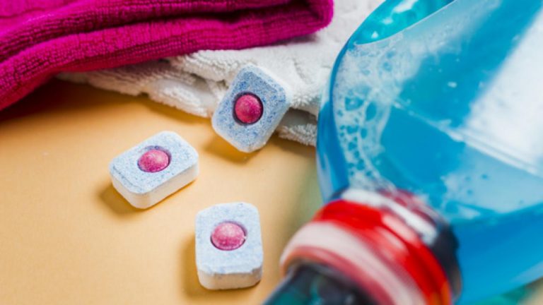 Los 7 mejores detergentes de lavavajillas en pastillas para la OCU