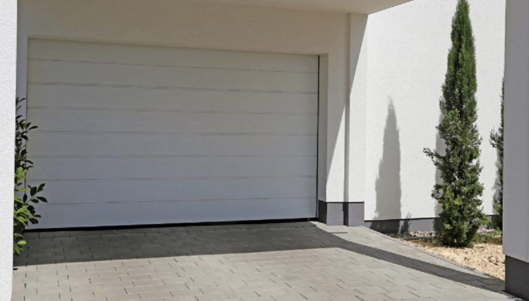 Conoce las ventajas de tener una puerta seccional en tu garaje