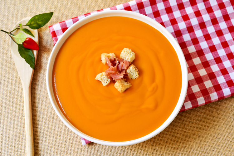 Cómo hacer un salmorejo cremoso 2 El sabor tradicional es mejor hecho en casa