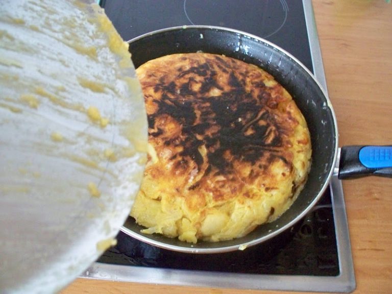 Tortilla de patatas: los errores que cometes y hacen que no te salga perfecta