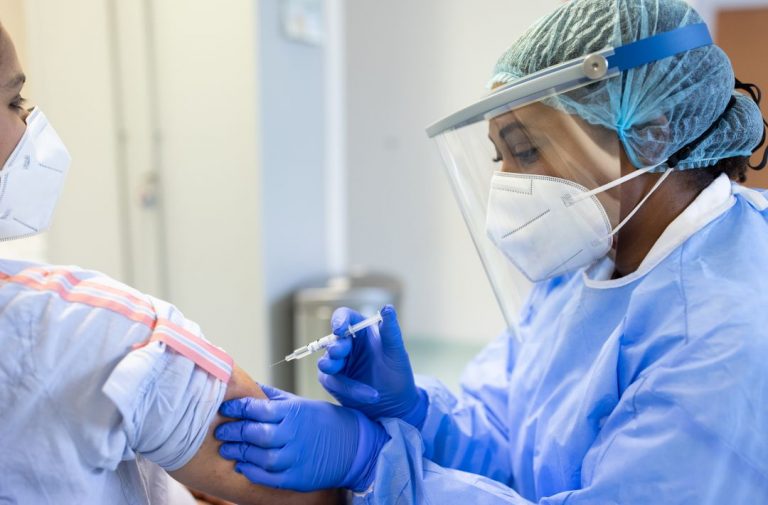 La vacunación para la franja de 40 a 50 años comenzará el 17 de junio en Valencia