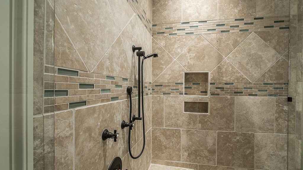 Cómo limpiar los azulejos del baño 1 Limpiar azulejos del baño de la forma correcta