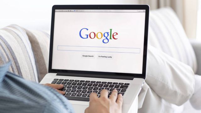 ¿Cómo puedo saber si están buscando mi nombre a través de Google?