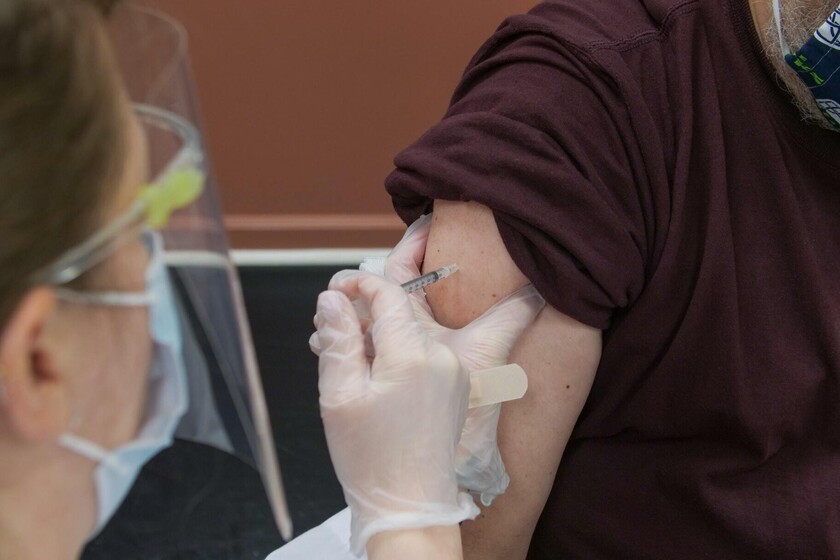 Cómo actuar si aparece un trombo por la vacuna AstraZeneca 117 La otra cara