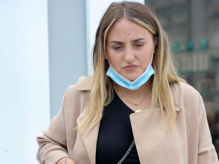 Rocío Flores guarda silencio tras la sorprendente visita de su madre, Rocío Carrasco, a Chipiona