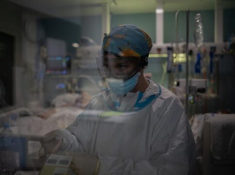 Cataluña registra 1.241 casos y 12 muertes en las últimas 24 horas Cataluña registra 1.241 casos y 12 muertes en las últimas 24 horas