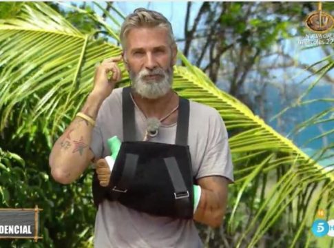 Carlos Alba abandona 'Supervivientes' completamente destrozado Carlos Alba abandona 'Supervivientes' completamente destrozado