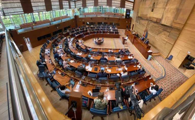 La izquierda ya tumbó años atrás en las Cortes autonómicas la reducción de diputados