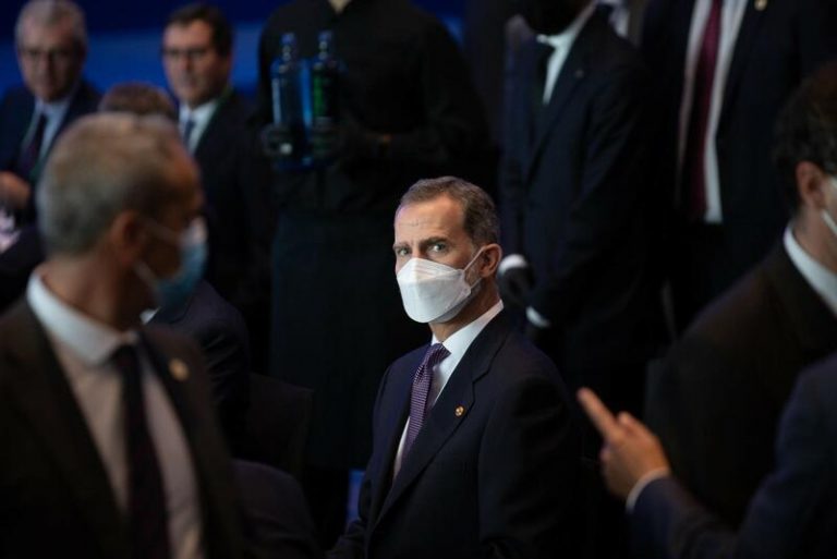 El Rey pide al sector empresarial, económico y político conjurarse para salir de la crisis