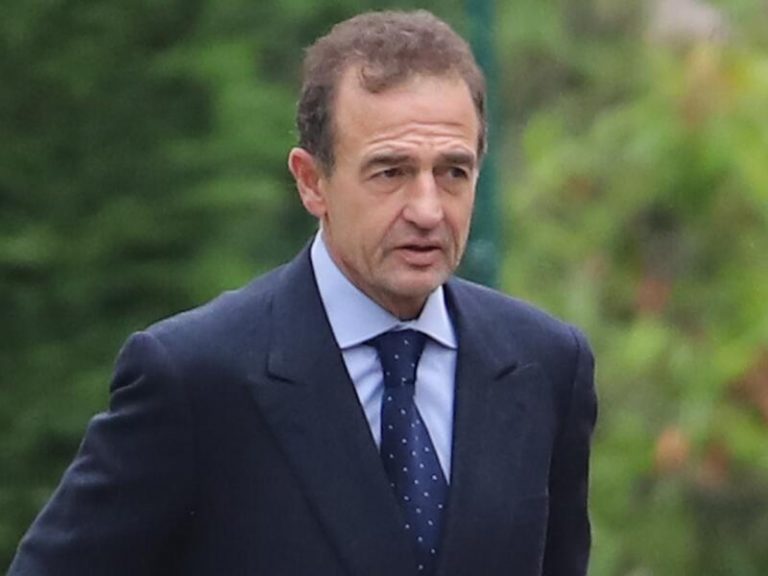 Alessandro Lequio, un año más sin su hijo, sopla las velas de su tarta de cumpleaños