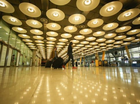 El Gobierno prorroga la limitación de los vuelos desde Brasil y Sudáfrica El Gobierno prorroga la limitación de los vuelos desde Brasil y Sudáfrica