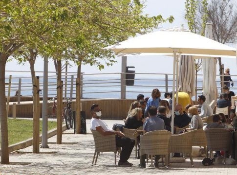 Bares de copas y restauración de Baleares pueden abrir ya hasta las 02.00 horas Bares de copas y restauración de Baleares pueden abrir ya hasta las 02.00 horas