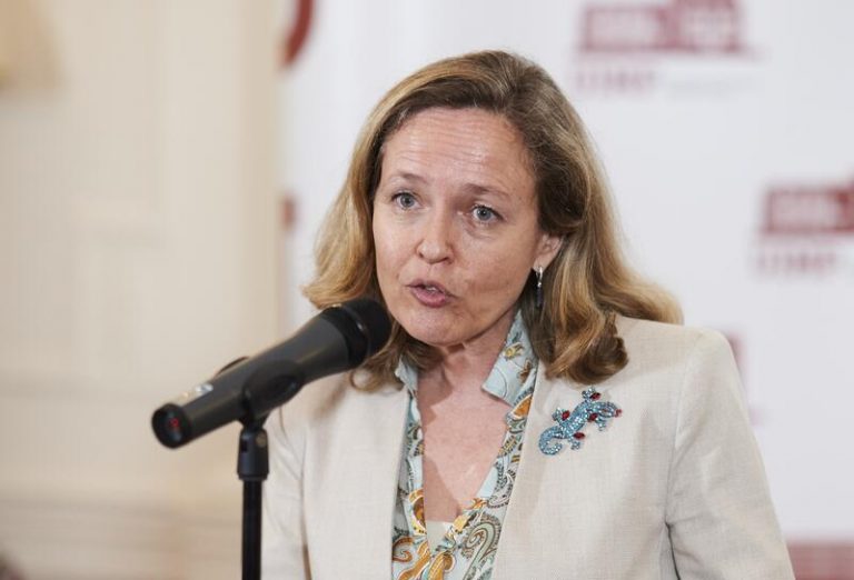 Calviño confía en que el Mobile siga en Barcelona más allá de 2024