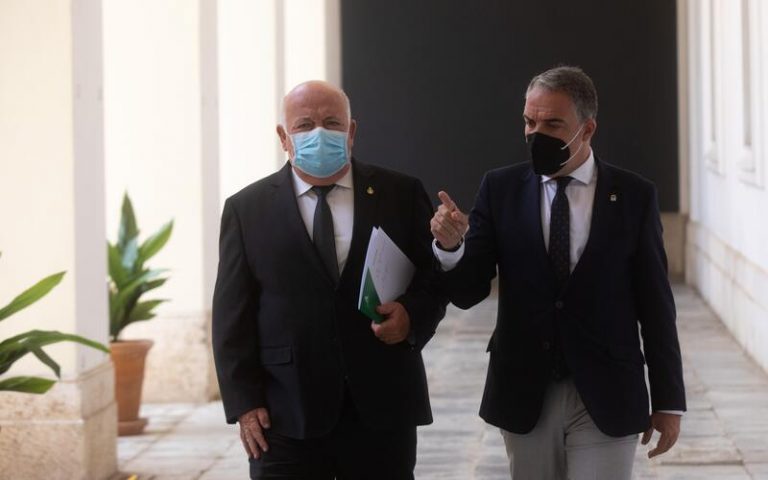 Andalucía facilitará la vacunación de turistas que estén más de un mes en la región