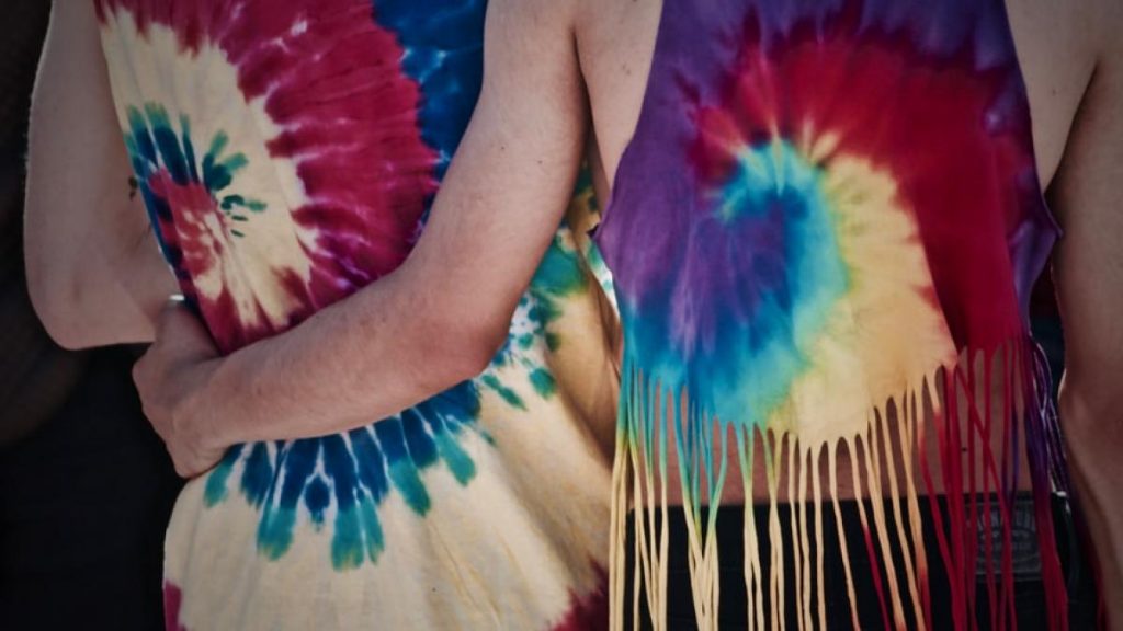 Estilo tie-dye a rayas