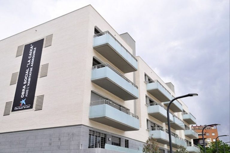 Entidades, ERC, Junts, CUP y comuns promueven la recuperación del alquiler social