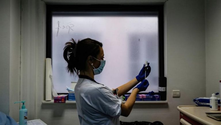 Andalucía sube tasa a 187,3, suma 1.600 casos en 48 horas y solo un fallecido