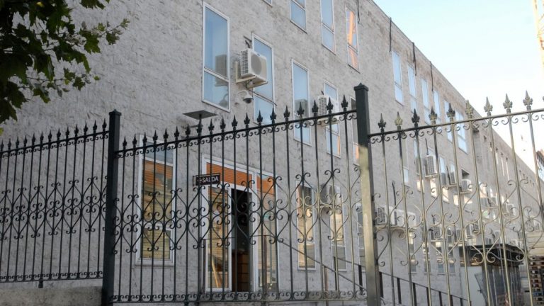 El acusado de abuso sexual a una niña lo niega y alega que es homosexual