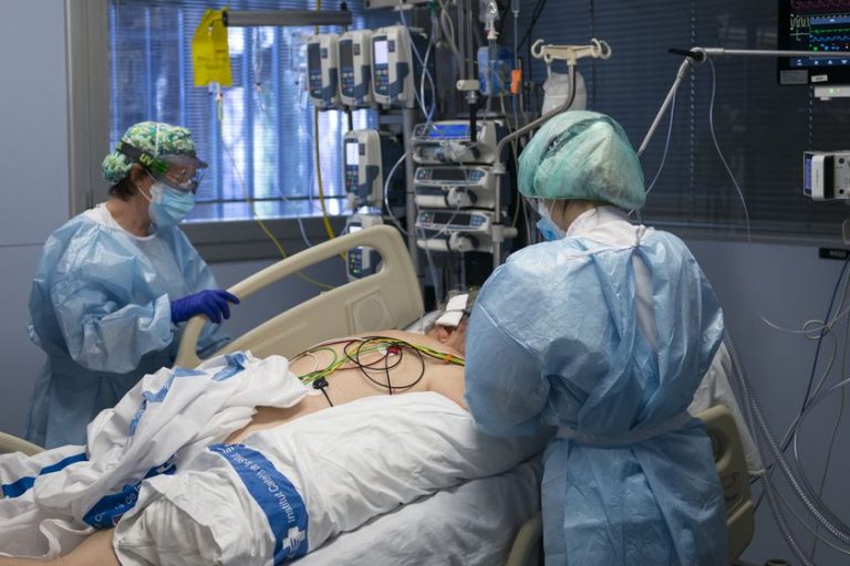 Aumenta el porcentaje de pacientes Covid en UCI de entre 31 y 50 años