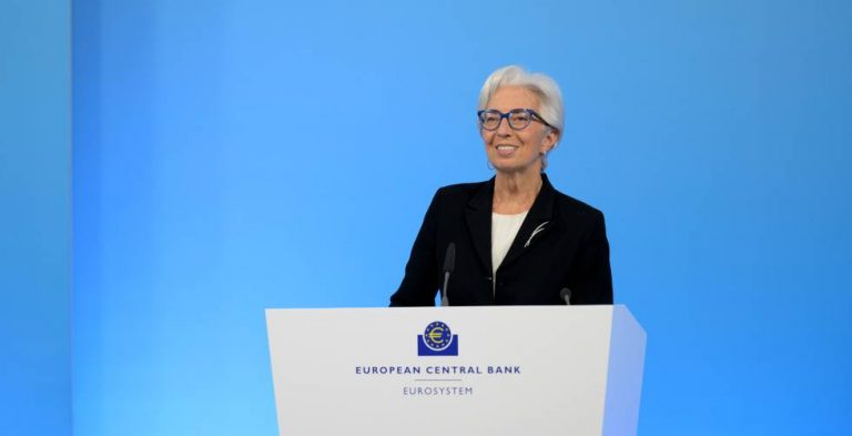 El BCE prevé un fuerte rebote del PIB en 2021 y 2022